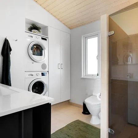 Newly Built Home, Elevated At Folle With A View Over Aarhus Bay, Holiday home