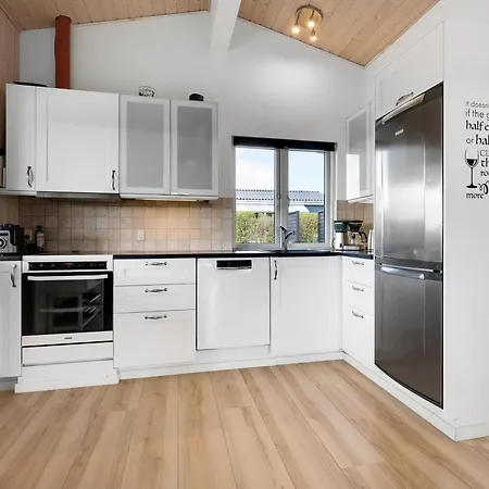 Ferienhaus Newly Built Home, Elevated At Folle With A View Over Aarhus Bay, Rønde